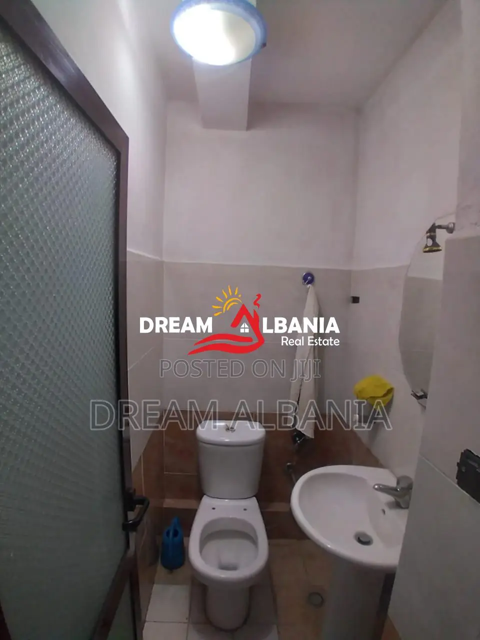 Dyqan ne shitje tek Rruga e Durresit, prane Hotel Colosseo, Tirane (ID