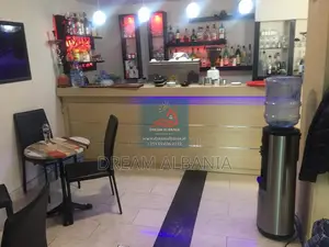 Bar Kafe Dyqan per shitje ne Blloku Vasil Shanto, ne Tirane (ID 417107