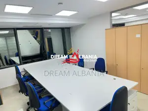 Zyre ekskluzive me qera tek Kullat Binjake, Tirane (ID 42611377)