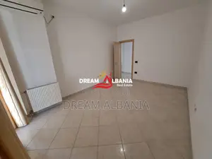 Shitet Apartament 2+1+2WC Komuna e Parisit, Kompleksi KIKA 2 (ID 51210
