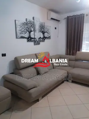 Jepet apartament 2+1+2 me qera ne zonen e Misto Mame prane Pallateve C