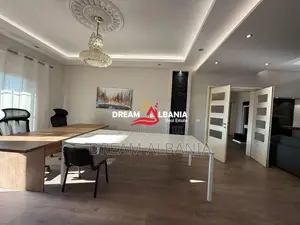 Godine 4 kateshe per HOTEL prane Spitalit Amerikan 2, Tirane (ID 42513