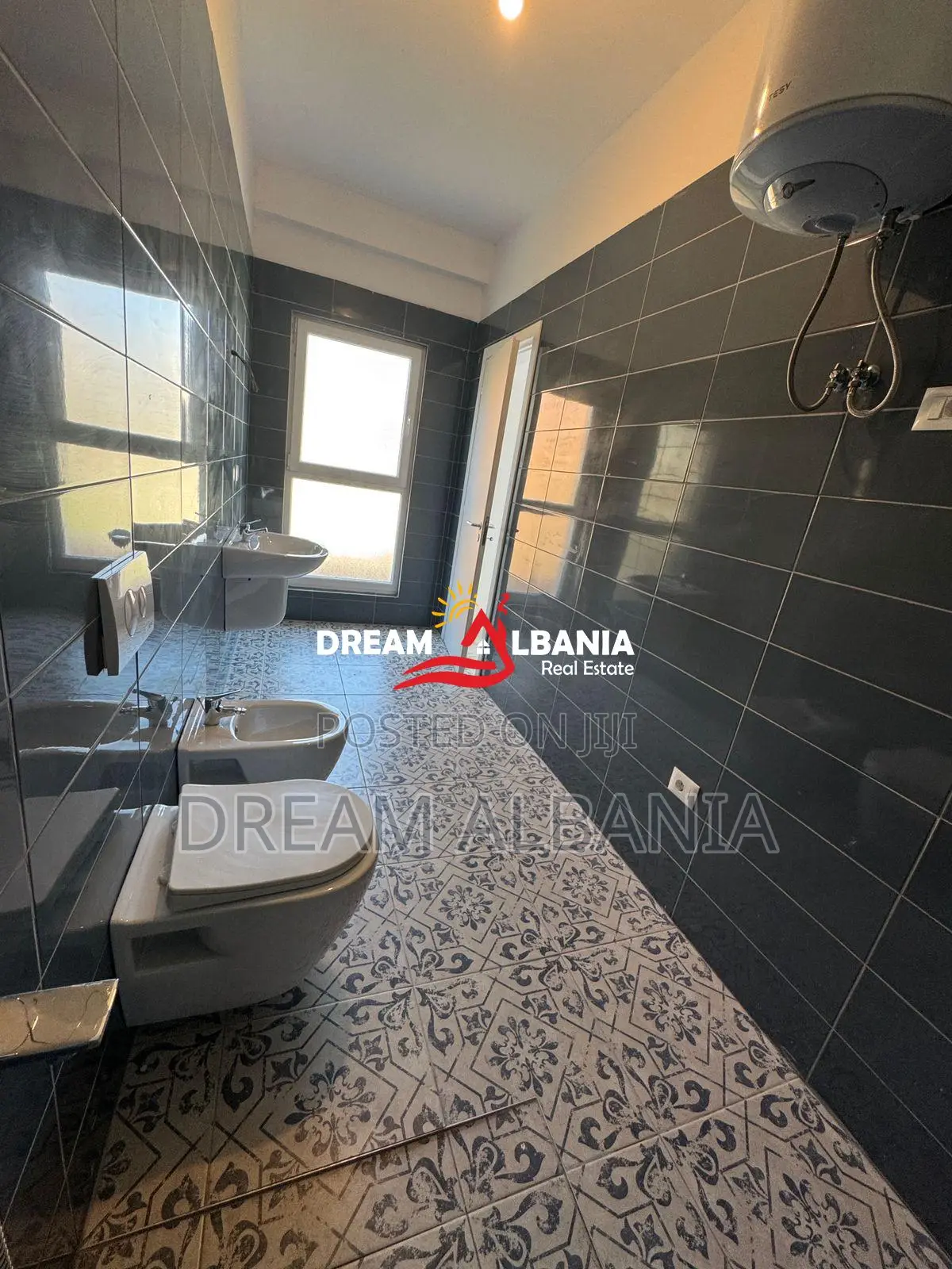 Jepen 2 Zyra me qera tek kompleksi Aura ne Laprake, Tirane (ID 4261156