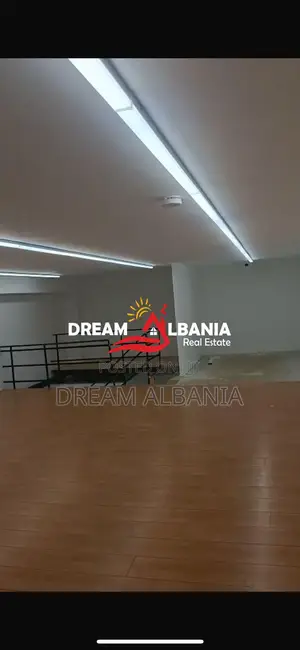 Jepet dyqan dublex me qera ne rrugen Islam Alla, Tirane (ID 42711089)