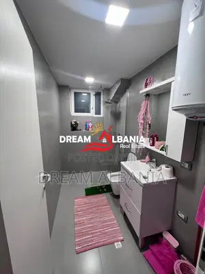 Dyqan ne shitje ne Qender rruga e Bogdaneve (ID 4171596).