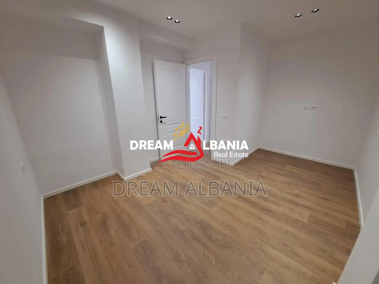 Shitet Apartament 1+1, 21 Dhjetori, Rruga Muhamet Gjollesha (ID 511100