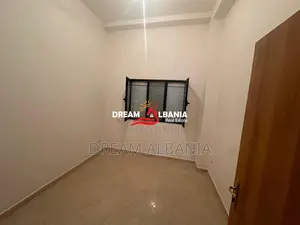 Magazine me qera ne Autostraden TR-DR prane City Park ne Tirane (ID 42