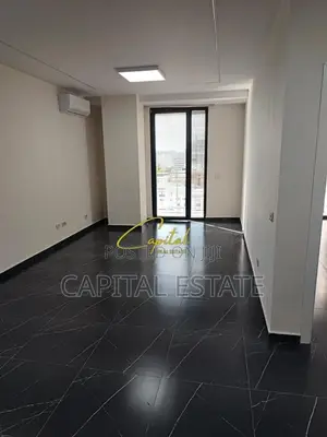 ZYRE ME QIRA 75 M2 RRUGA MINE PEZA 580 EURO