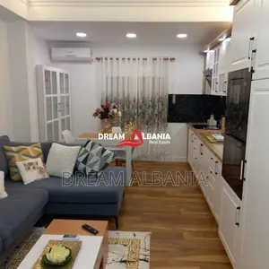 Apartament 1+1 me qera ne zonen e Bllokut rruga Margarita Tutulani (ID