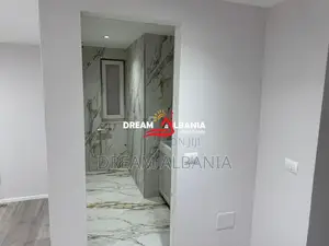 Jepet me Qira Ambient Biznesi – Rruga Fatmir Haxhiu, pranë ETC (427111