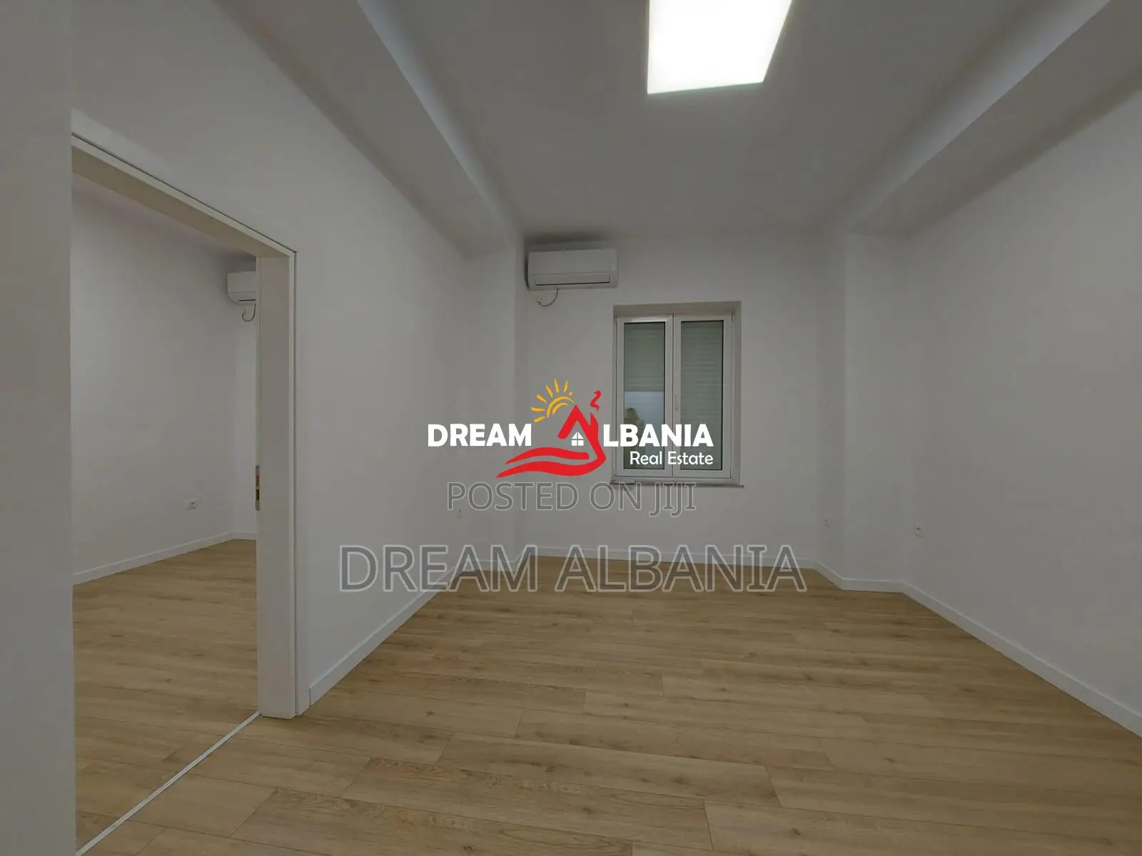 Jepet me qera ambient zyre 3+1 tek Shallvaret, prane Gjykates se Larte
