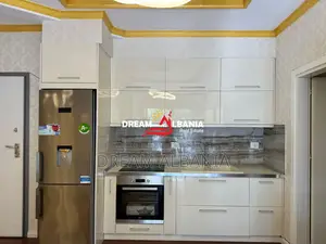 Super Apartament 2+1 me Qera Liqeni i Thate, prane Hotel Radisson (ID 