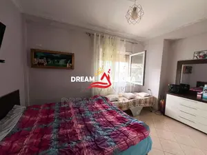 Apartament 2+1+2+garazh ne shitje ne Durres prane Spitalit (ID 4121174