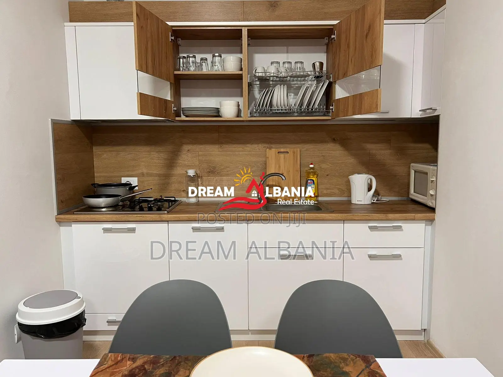 Jepet me qera apartament 2+1+2 me Parkim ne rrugen Aleksander Moisiu, 