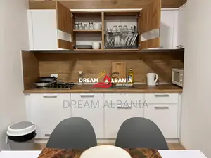 Jepet me qera apartament 2+1+2 me Parkim ne rrugen Aleksander Moisiu, 