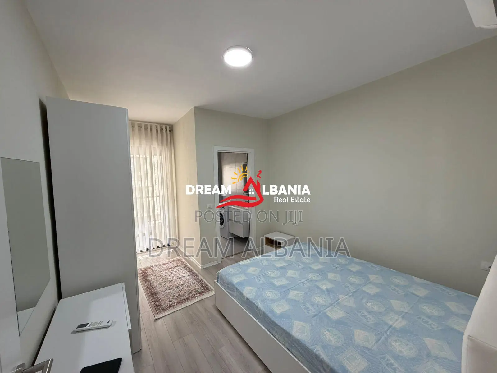 Shitet super apartament 2+1+2+post parkimi i perfshire ne Rrugen e Dur