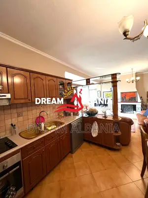 Shitet Apartament 2+1+Verande ne Laprake prane Kupoles, Tirane ID (412