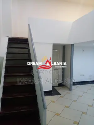 Ambient biznesi me qera prane Galerise ne Qender, Tirane ( ID 42611367