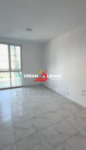 Jepet me qera Ambient Biznesi Rruga Kavajes, mbrapa Square 21 (ID 4261