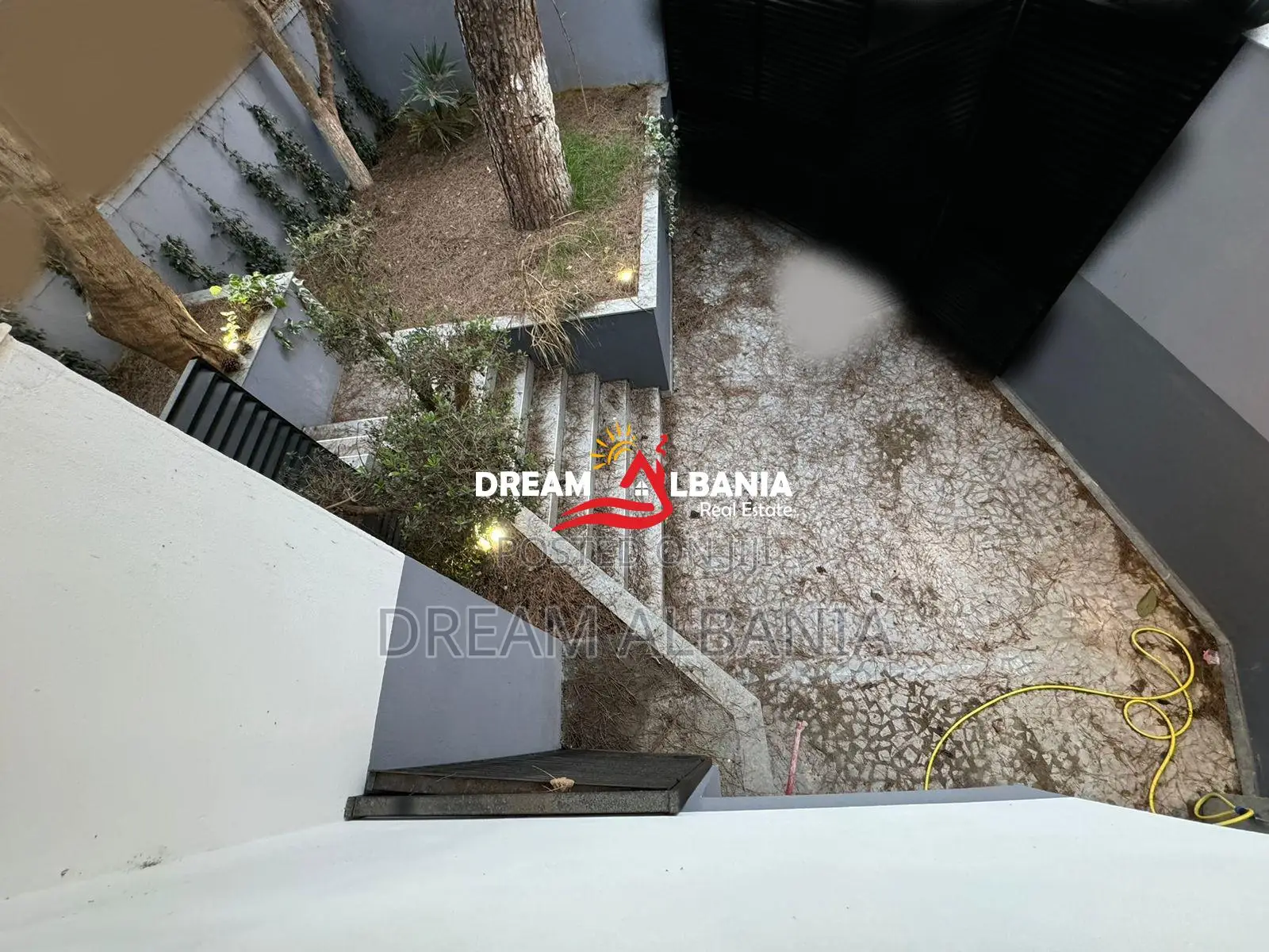 Jepete Apartament/Zyre 1+1+Post Parkimi me qera ne Zog te Zi ne Tirane