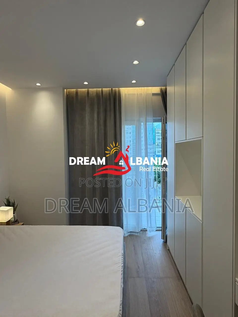 Jepet me Qira Apartament 1+1 pranë Qatar Center, Zogu i Zi (42111647) 