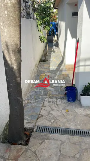Shtepi private 1+1+Dyqan ne shitje prane Terminalit te Veriut, Tirane 