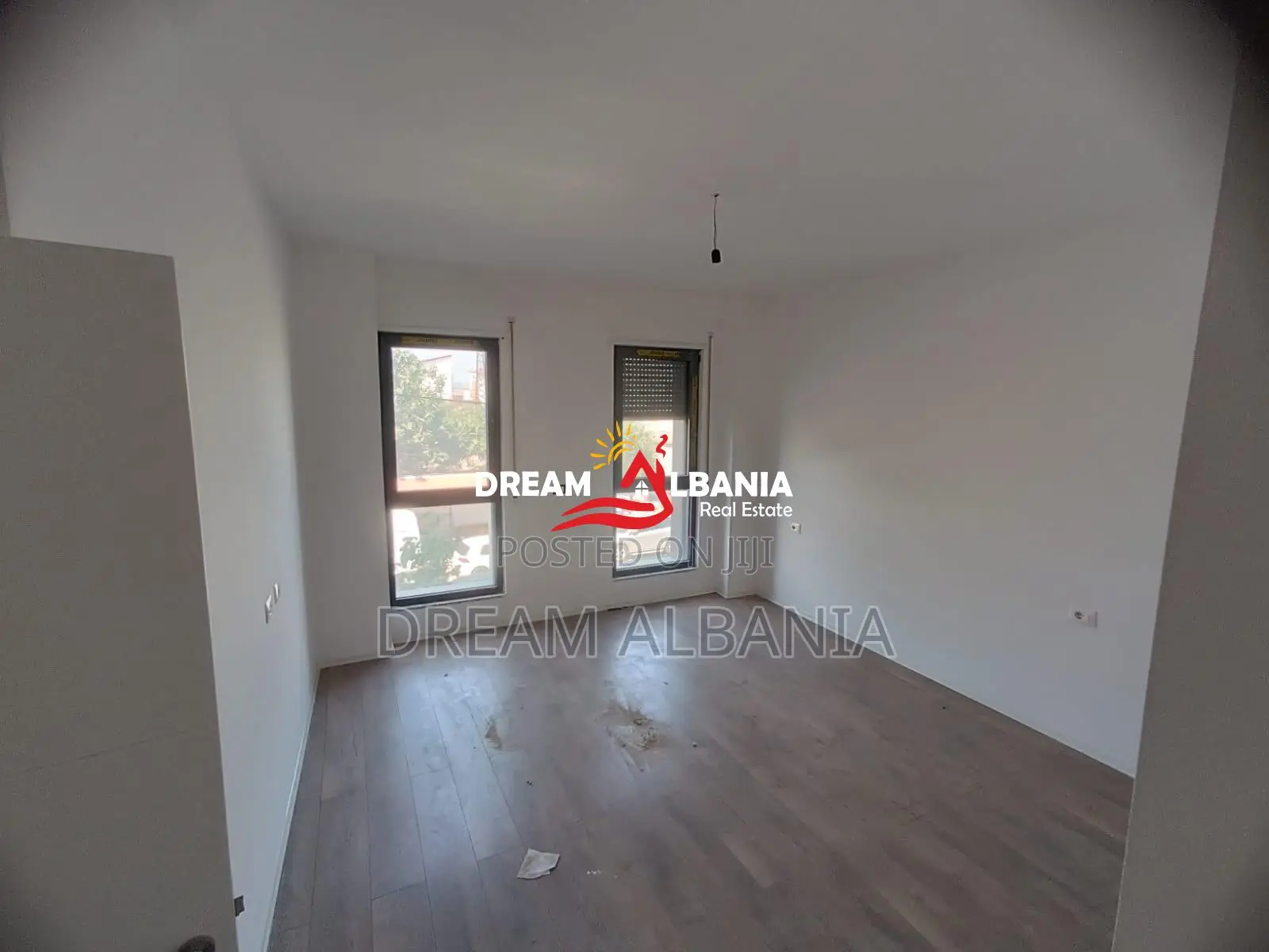 Apartament 2+1+2+ Post Parkimi me Qera ne Rrugen Jordan Misja, tek bul