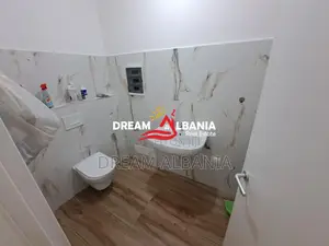2 Ambiente Biznesi me Qera ne Qender te Tiranes (ID 42611403)