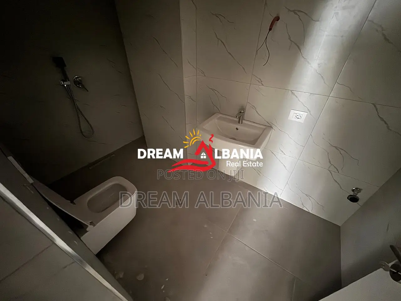 Apartamente 2+1 ne shitje ne Rruga 5 Maji afer Concordit ne Tirane (ID