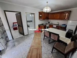 Apartament 2+1+2wc me qera tek Rruga Fortuzi prane Shkolles Jeronim De