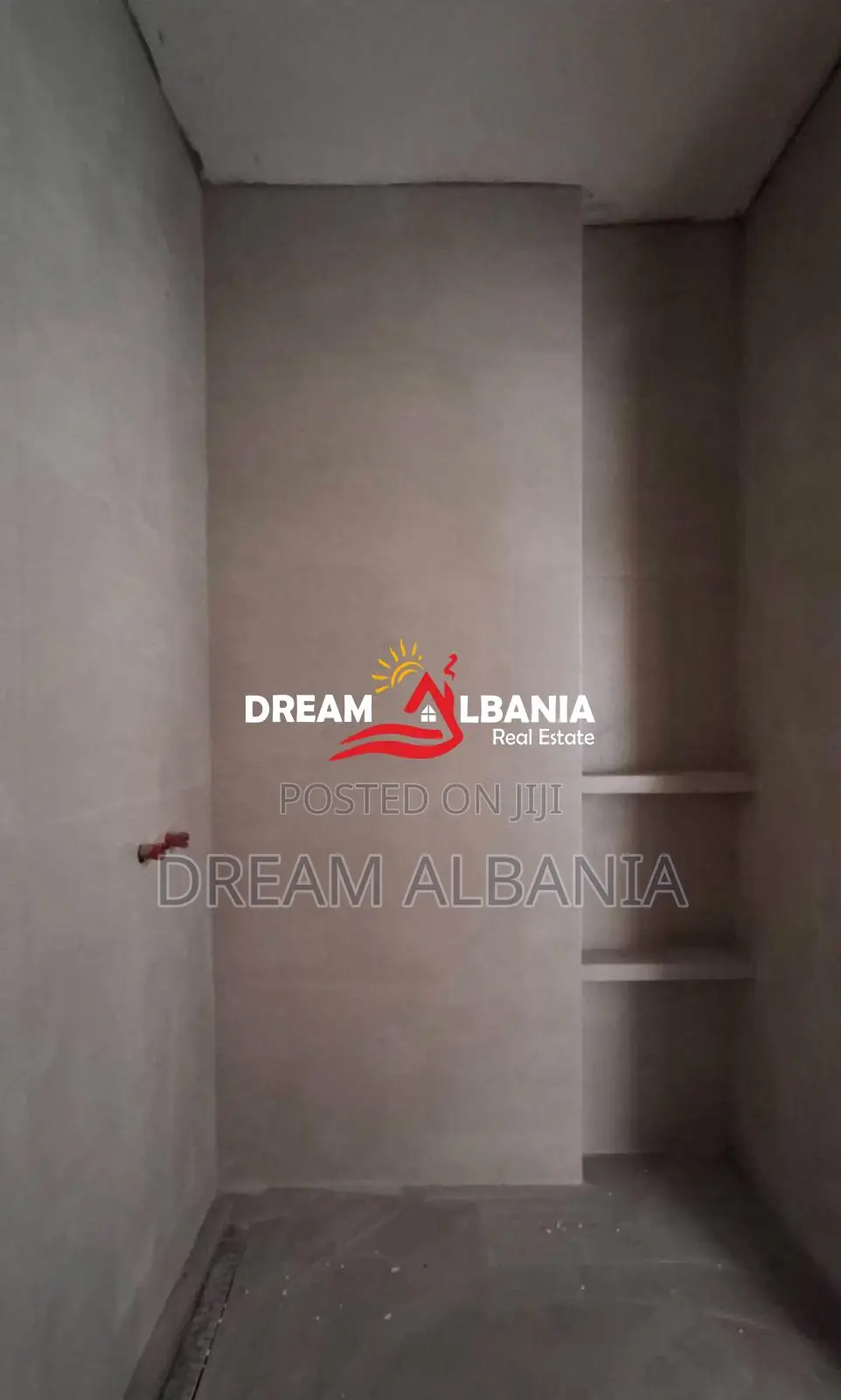Apartament 1+1+Post Parkimi Ne Shitje Te Univers City ne faze perfundi