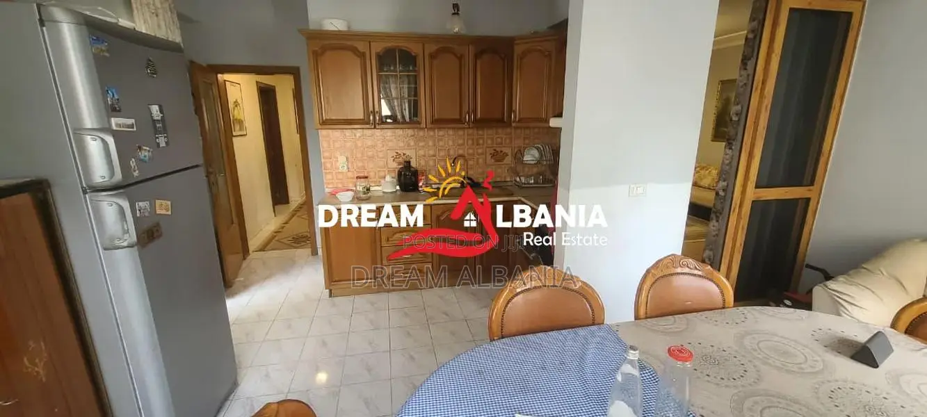 Apartament 3+1+2WC+2Ballkone me Qera ne Don Bosko, Prane Viva Market n