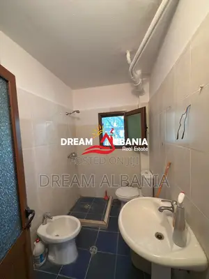 Shitet Apartament 1+1, Ish Stacioni i Fundit Tiranes Re, Prane Shkolle