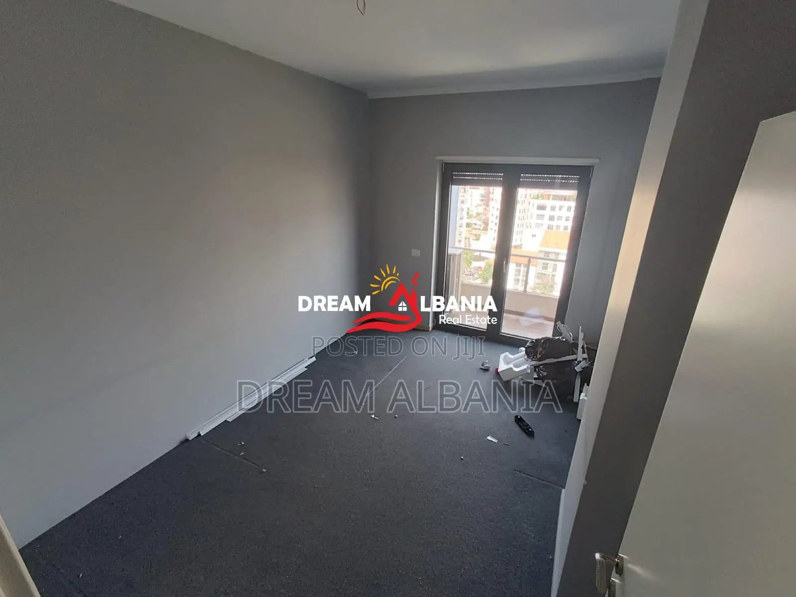Jepet Me Qera Ambient Biznesi tek Zogu i Zi (ID 42611542)