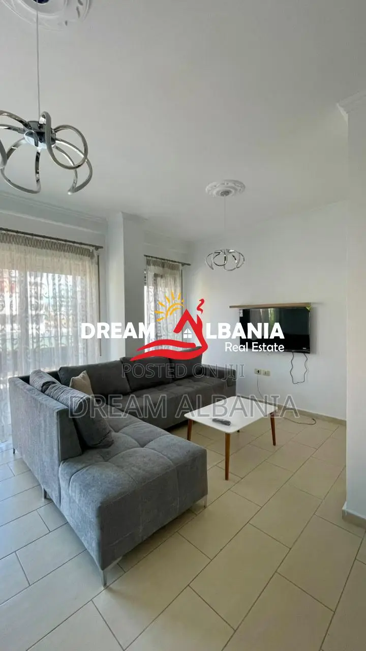 Jepet Apartament 1+1 me qera tek Rruga e Kavajes afer Qendres, Tirane 