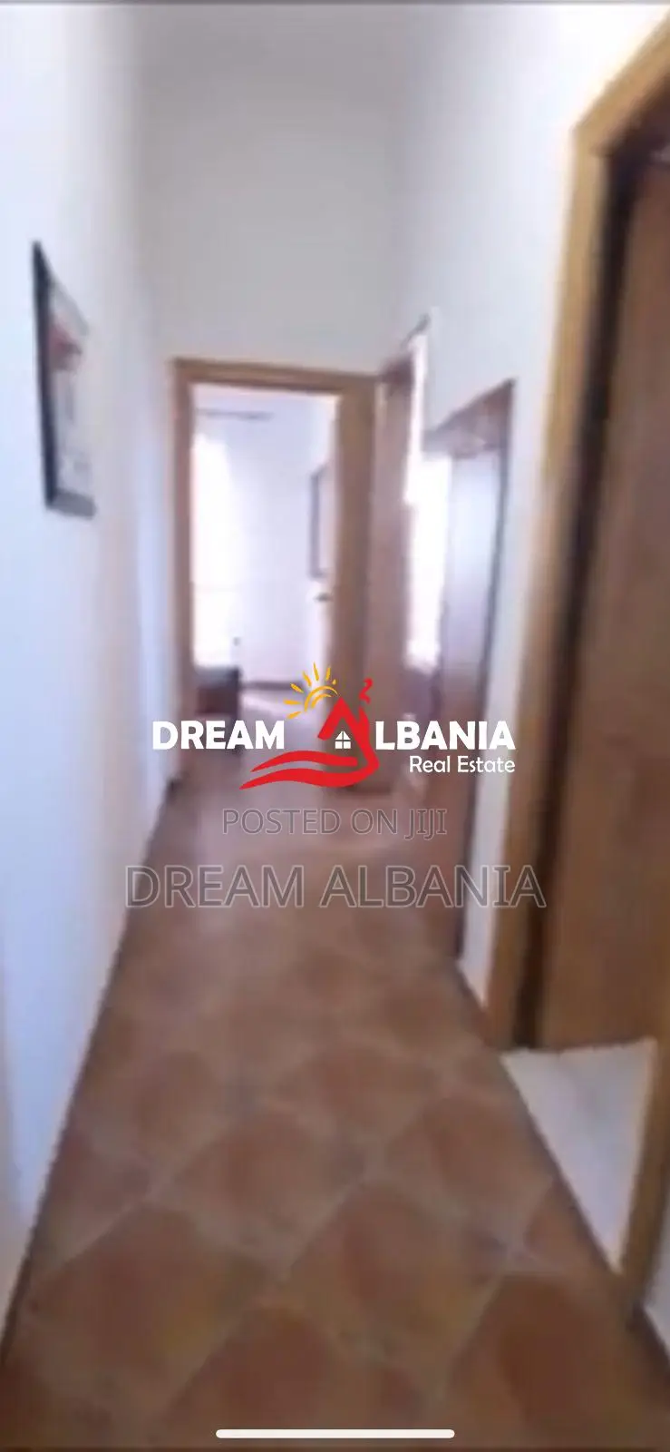 Apartament 1+1 me qera te Blloku i Ambasadave prane rruges se Kavajes 