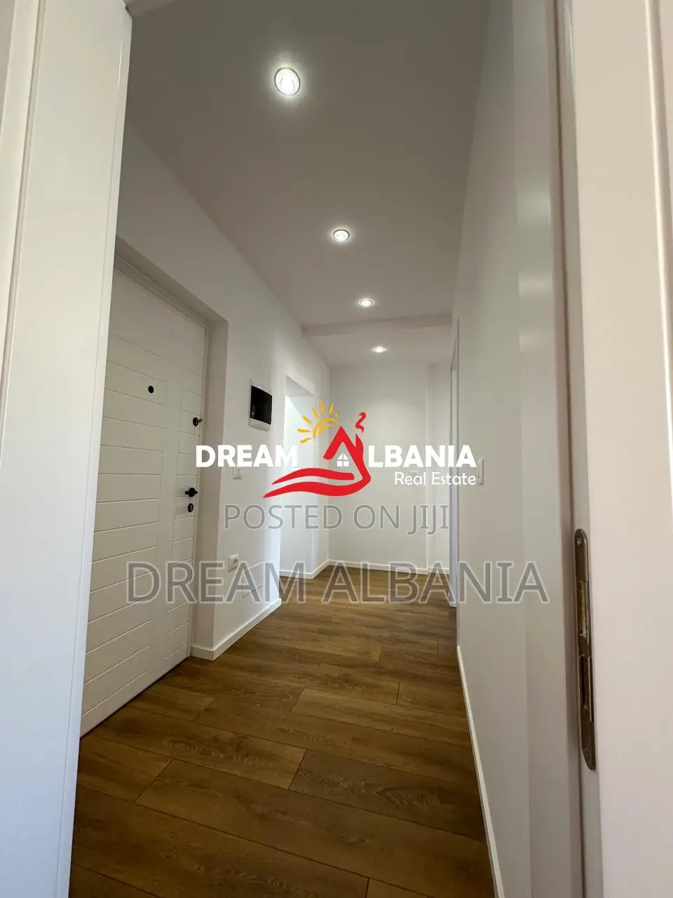 Apartament 2+1 ne Shitje, Mbrapa Fakultetit Te Shkencave te Natyres (I