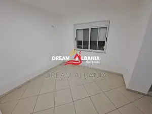 Ambient Biznesi/Zyre ne Shitje ne Zonen e Myslym Shyrit, prane Someg (