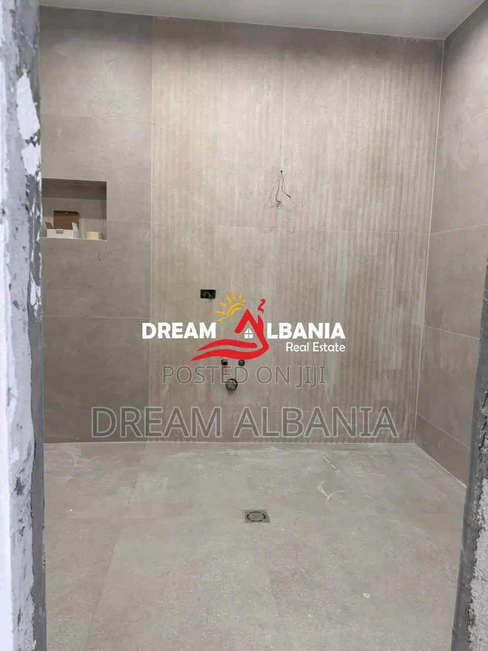 Shitet Apartament 2+1- 5 maj-pranë Concord Center, Tiranë (41212258)