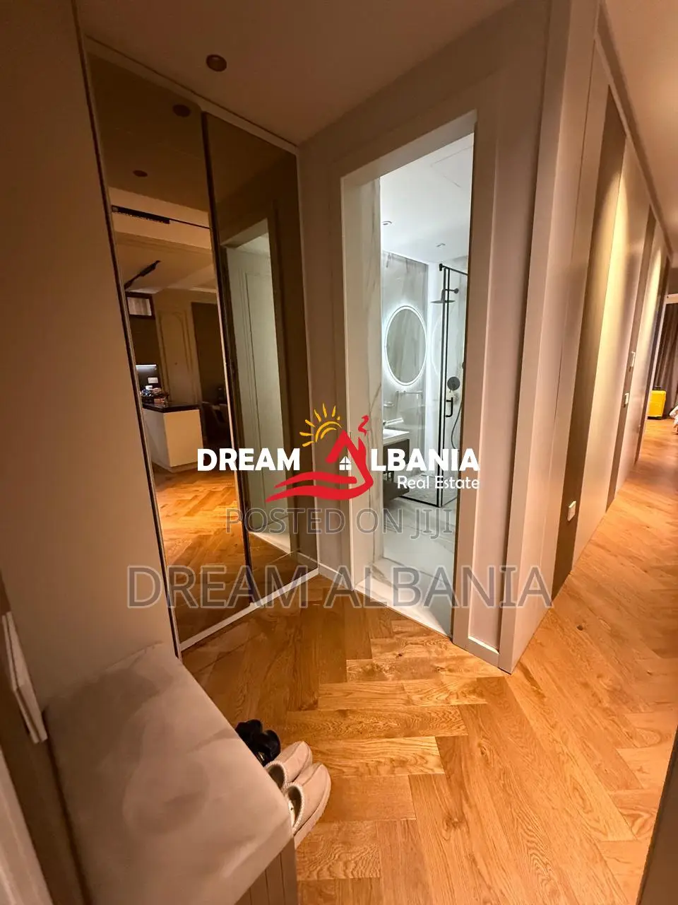 Apartament me qera 2+1+2 tualete tek Komuna e Parisit KIKA 2, Tirane (