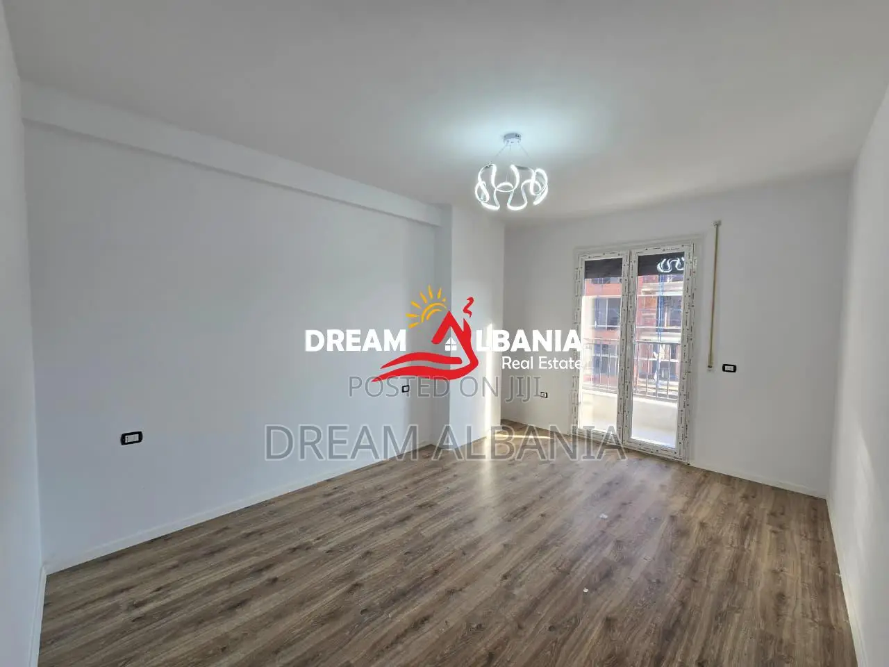 Apartament 1+1me Post Parkimi në shitje Color Splash Paskuqan, Tirane 