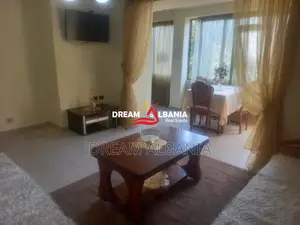 Jepet me qera apartament 2+1 ne rrugen Artan Lenja afer unazes (ID 422