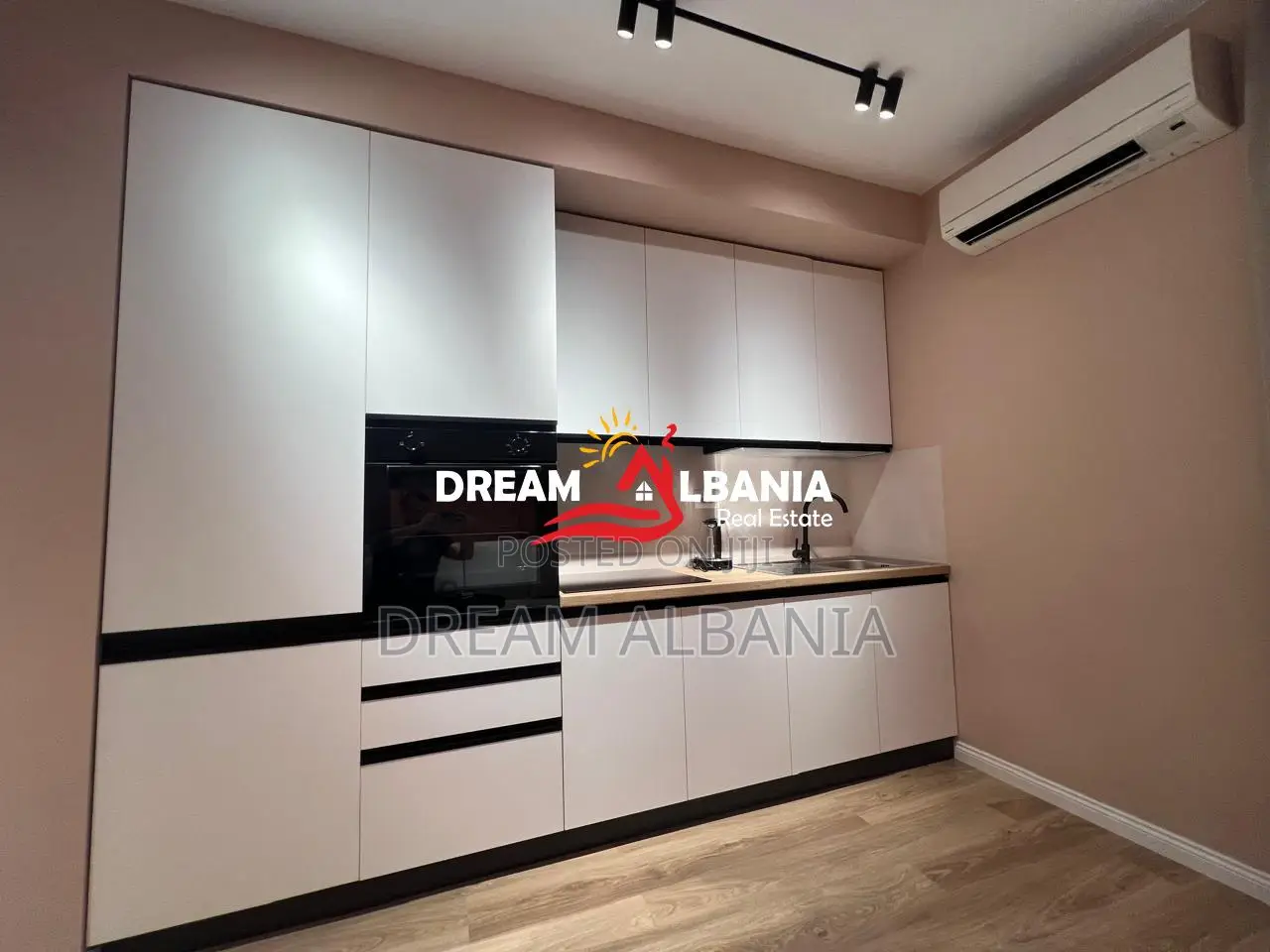 Super apartament modern me qera ne Rrugen e Kavajes, Tirane ID (420108