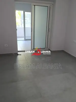 Jepet me qera ambient biznesi në zonen e Brrylit pranë Maternitetit të