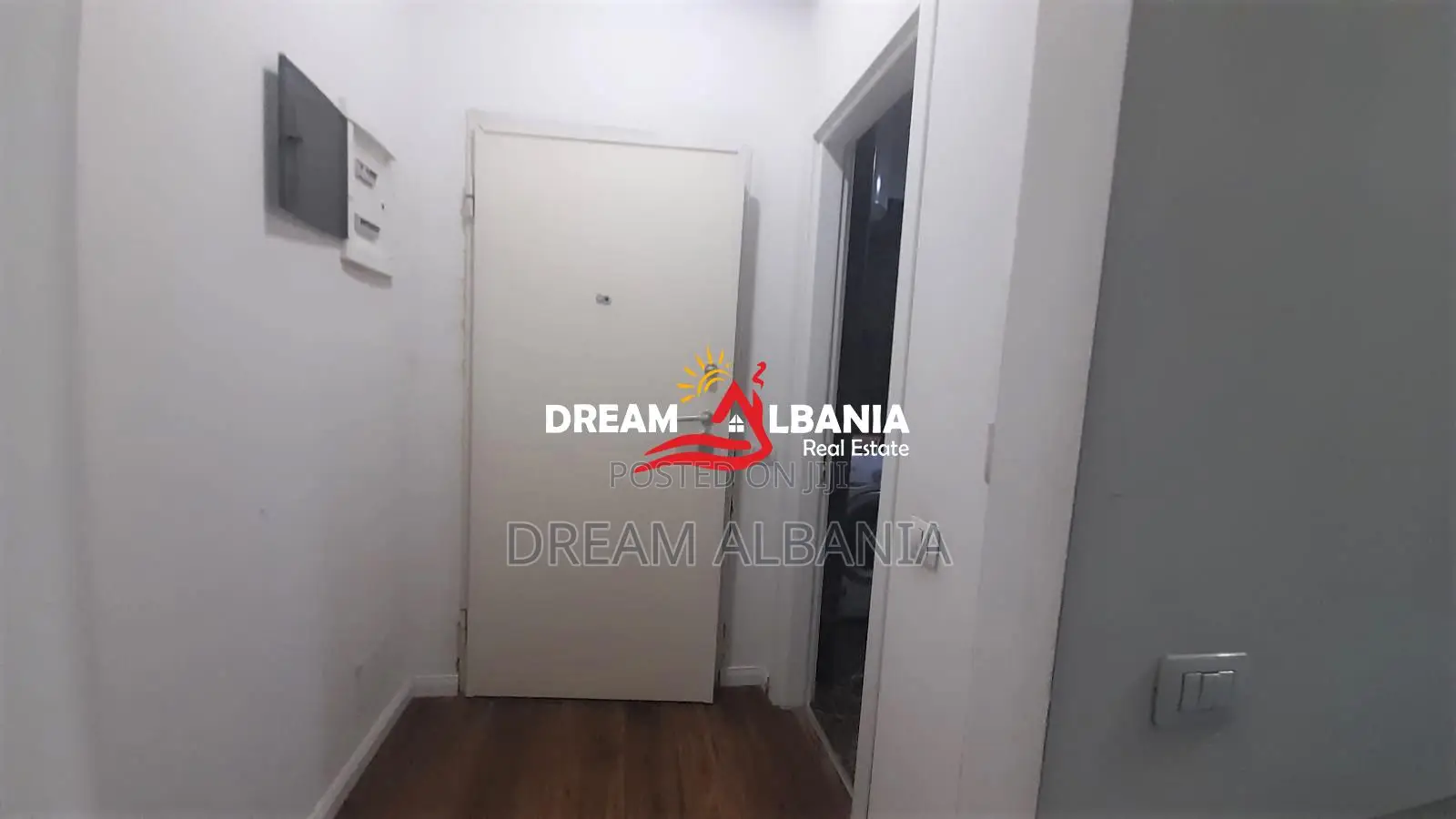 Apartament 2+1+2 me qera te Zogu i Zi, Tirane (ID 42211386).