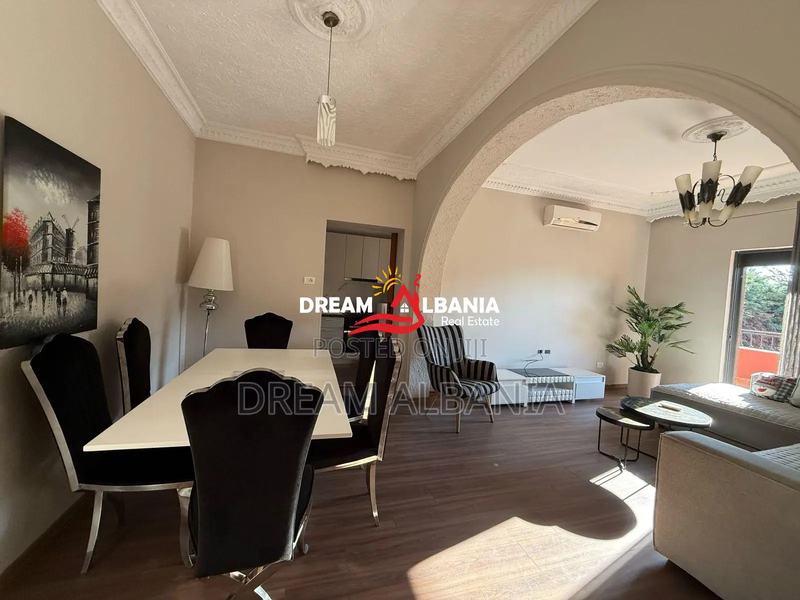 Godine 4 kateshe per HOTEL prane Spitalit Amerikan 2, Tirane (ID 42513