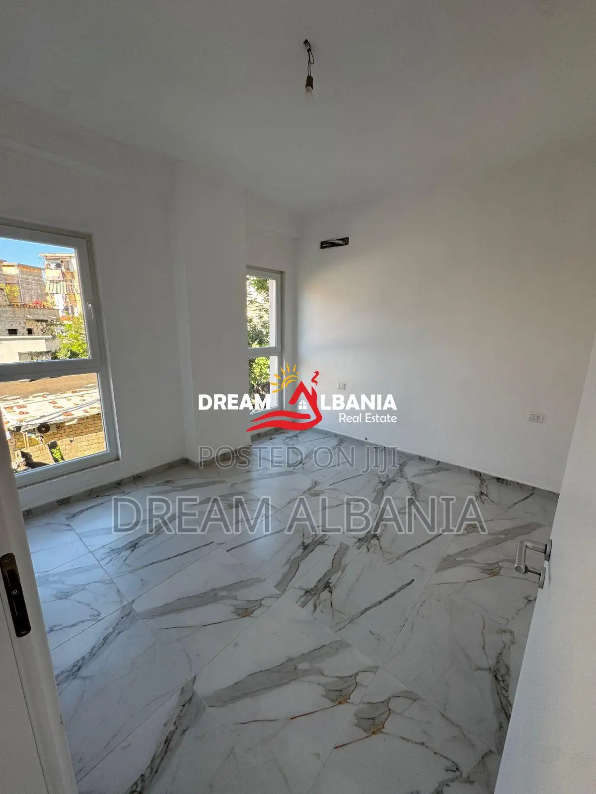Jepen 2 Zyra me qera tek kompleksi Aura ne Laprake, Tirane (ID 4261156