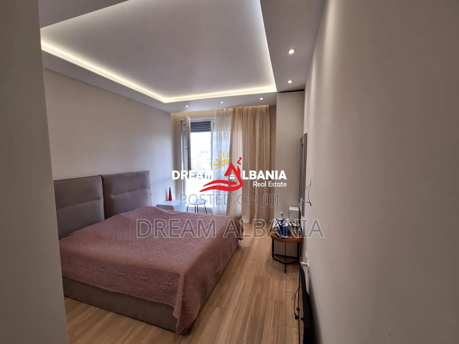 Shitet apartament 2+1+2wc brenda Kompleksit Fiori Di Bosco, ne Tirane 