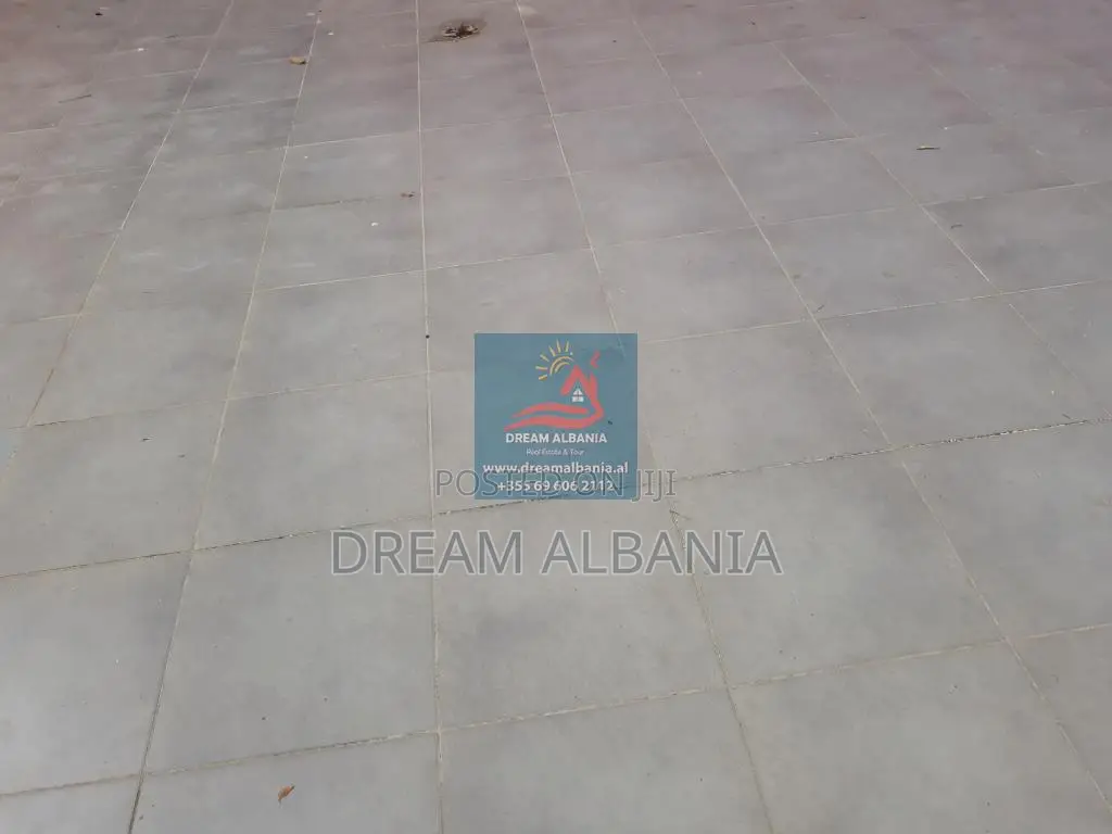 Shitet Dyqan, Rruga Mine Peza , perballe Hurry Fulltz, Tirane(ID 41710