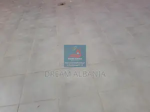 Shitet Dyqan, Rruga Mine Peza , perballe Hurry Fulltz, Tirane(ID 41710